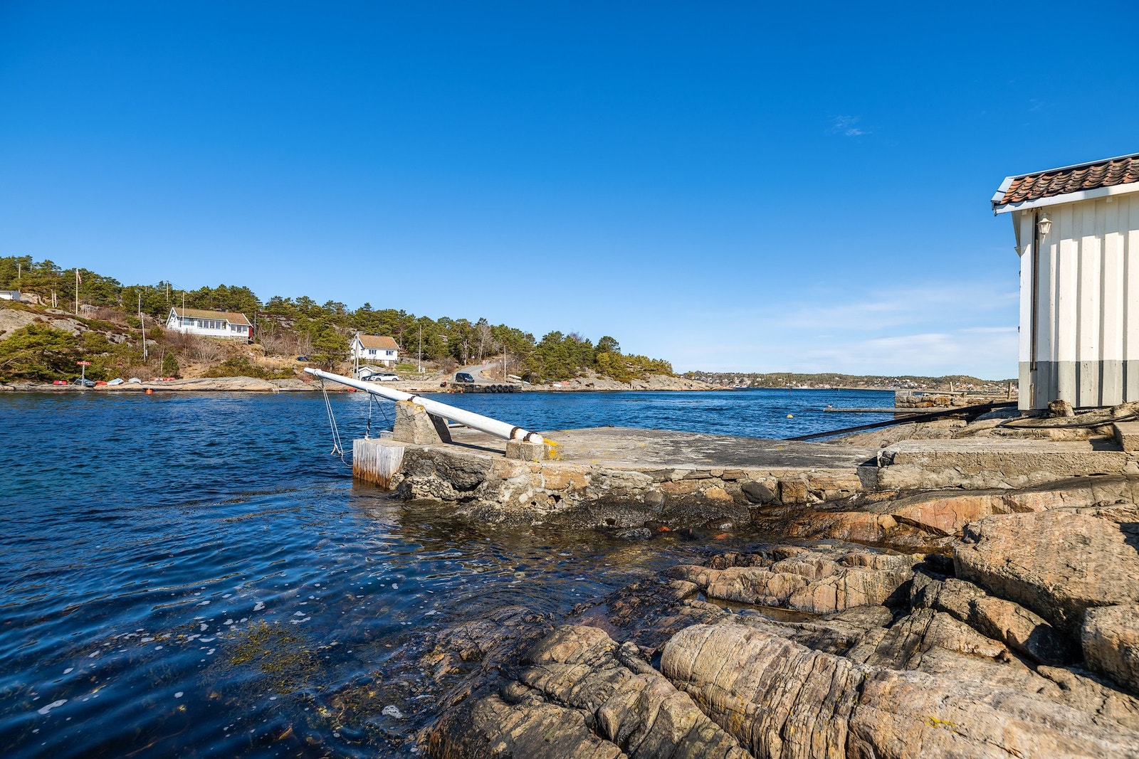 Nydelig utsikt over skjærgården med åpne horisonter og rolige omgivelser. Galleribilde