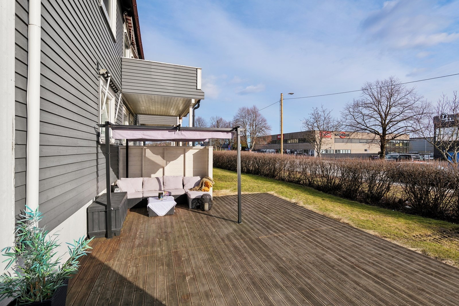 Solrike uteplasser Galleribilde