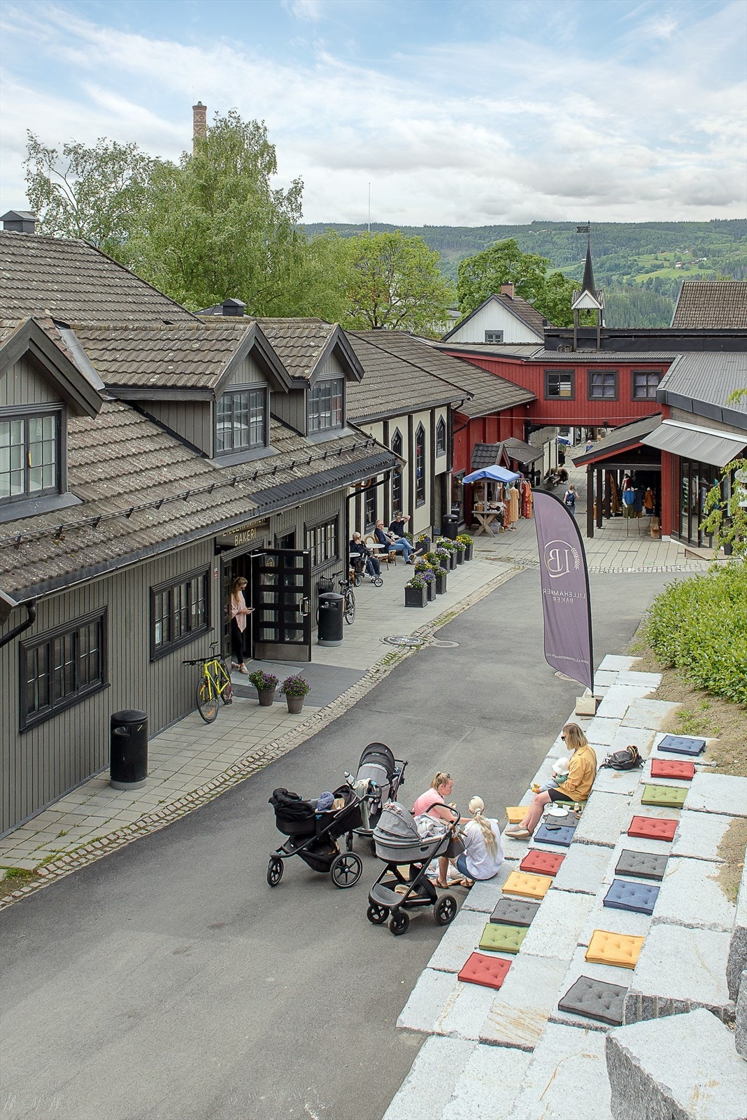 Det er kun et par minutters gange til Mesna Senter og den populære gågaten. Galleribilde