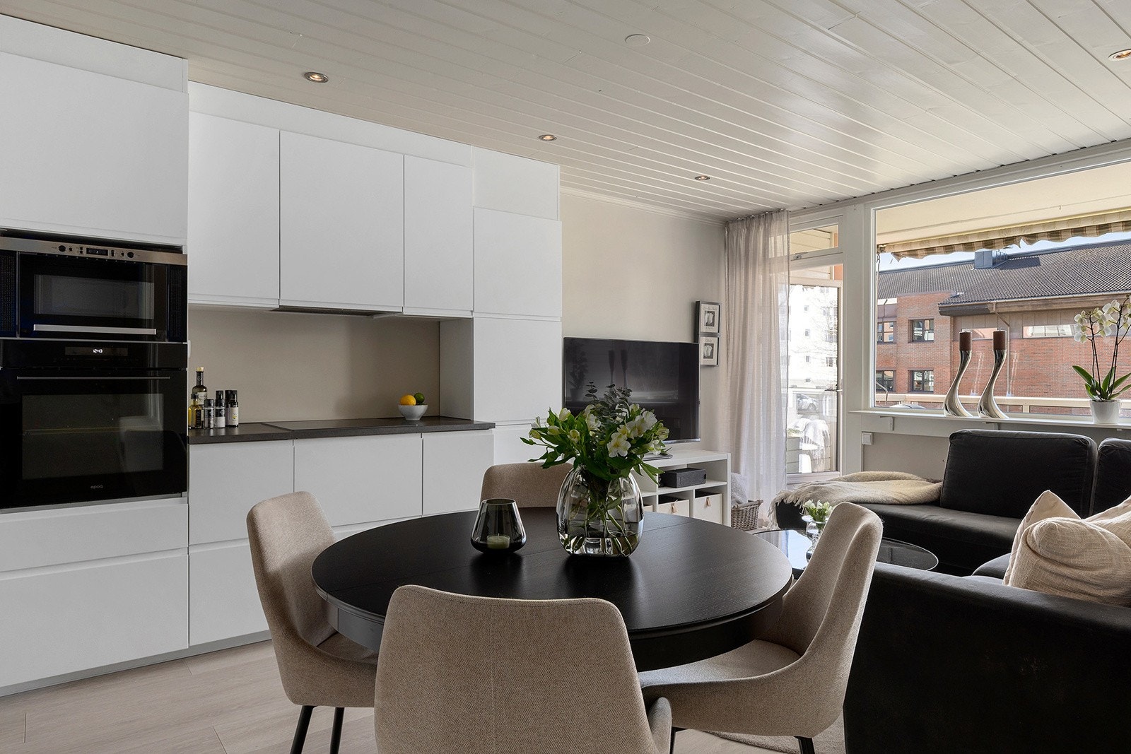Åpen stue / kjøkkenløsning. Galleribilde