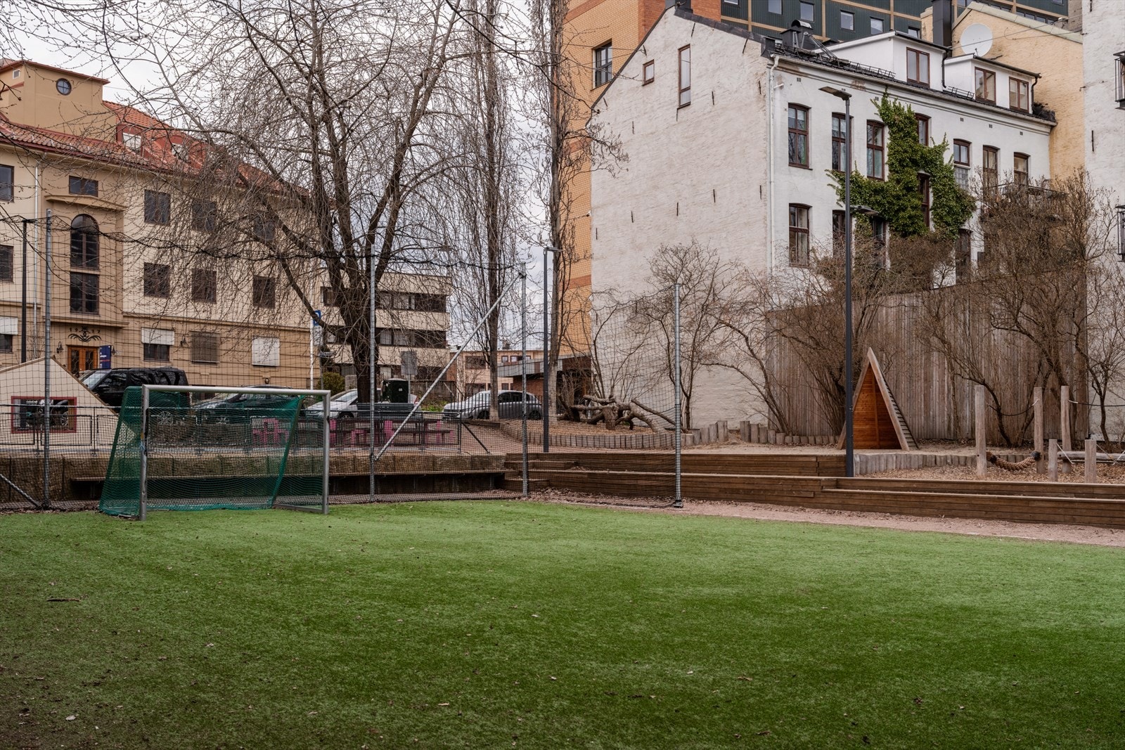 Gode aktivitetsmuligheter med fotballbane like i nærheten. Galleribilde