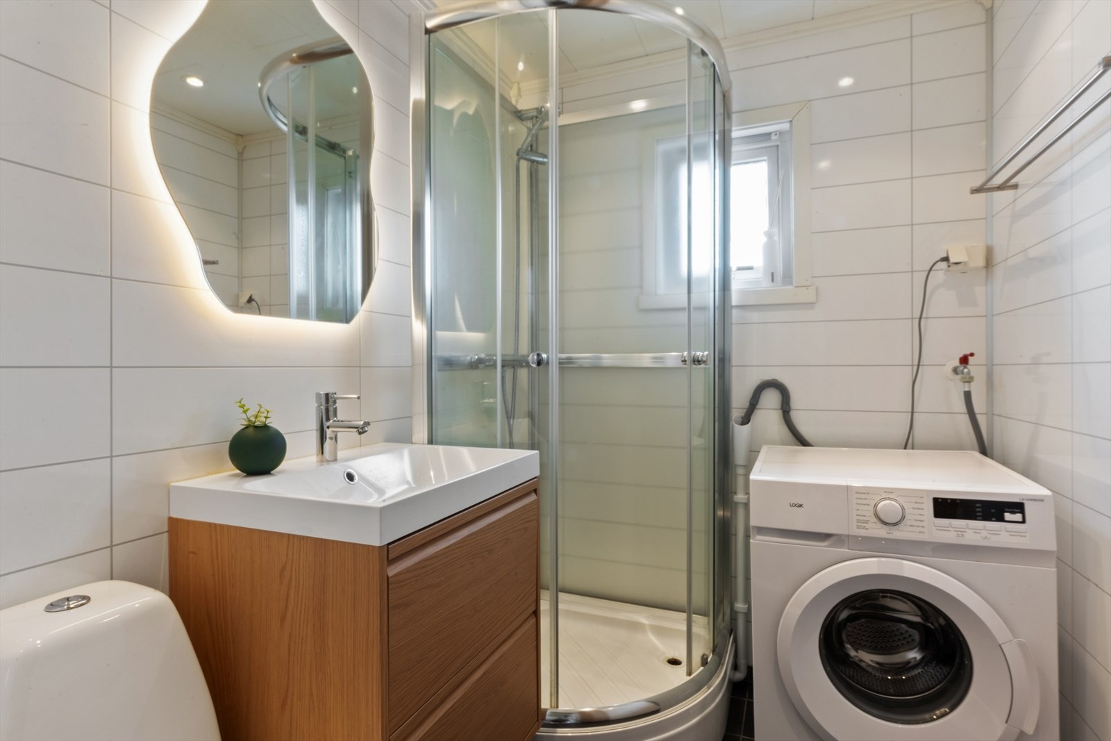 Over gangen fra soverommene har man badet Galleribilde