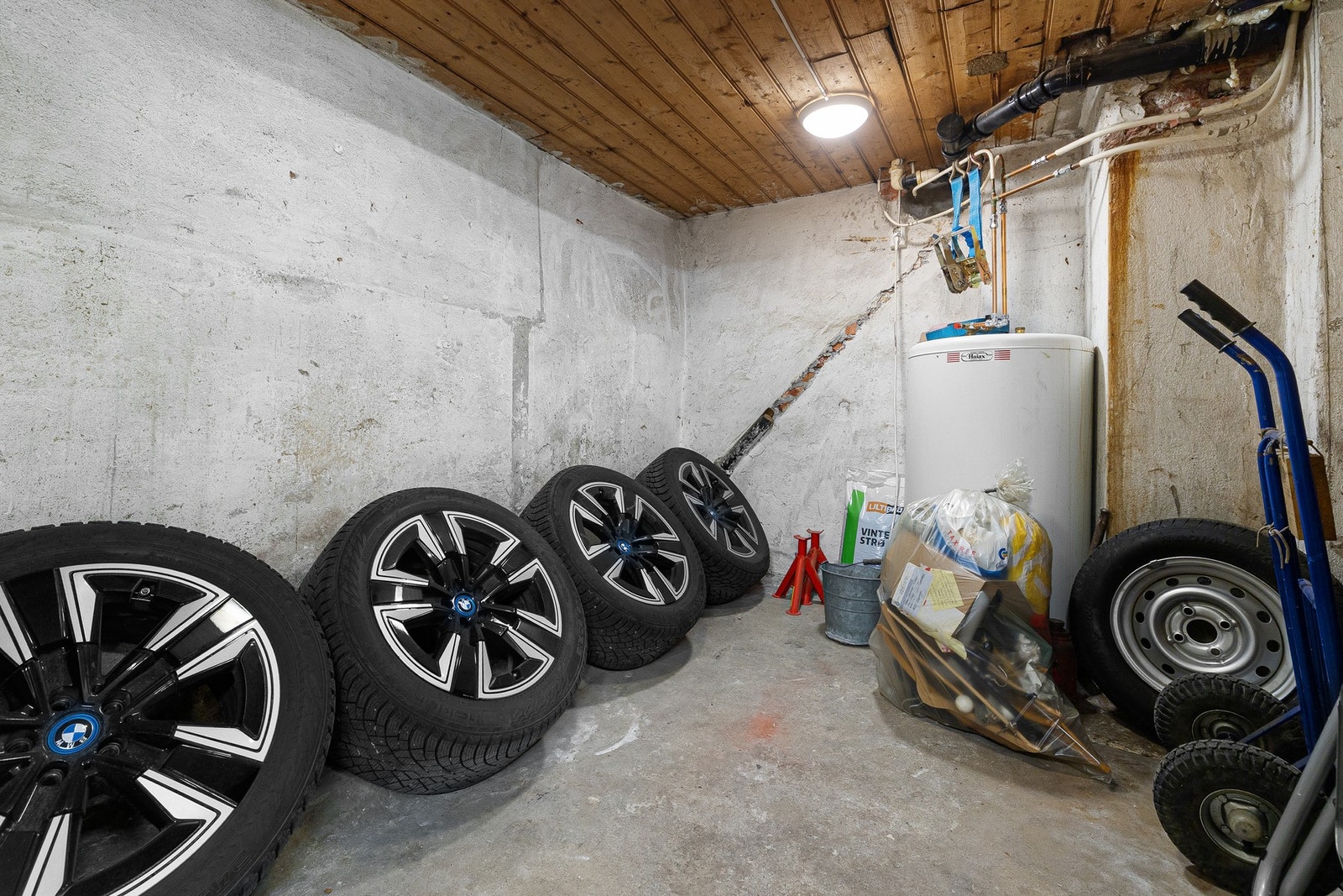 Flere rom med boder, hvor det er mulighet til å lage et godt system for oppbevaring. Galleribilde