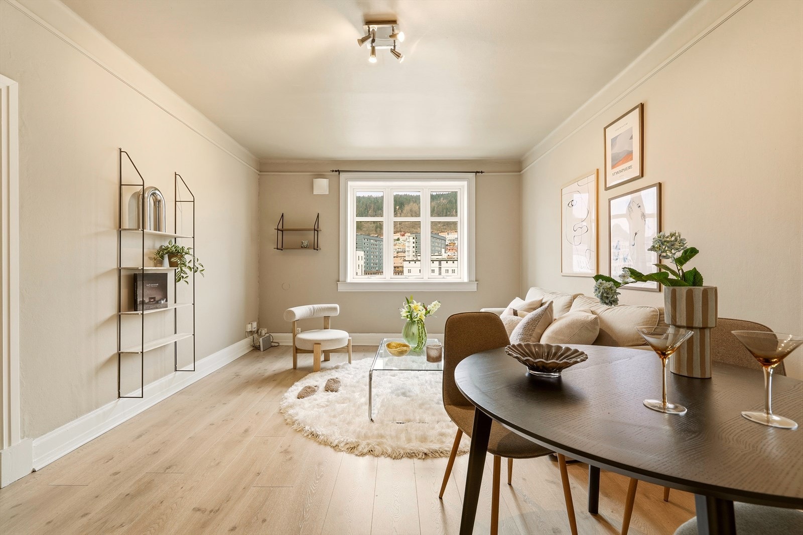 Eiendomsmegler Norge v/Elida Waage har stor glede av å presentere Ibsens gate 22! Galleribilde