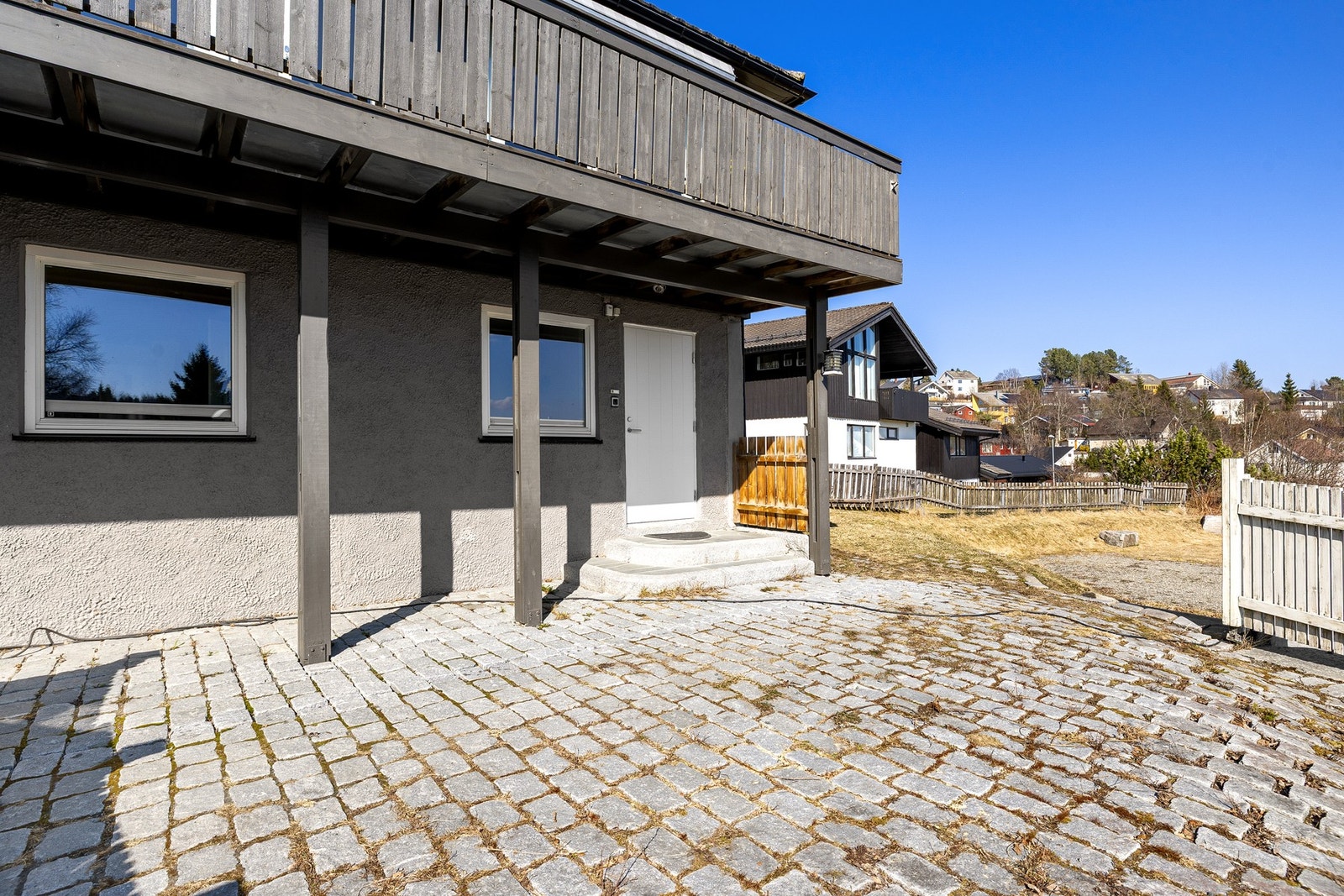 Inngangsparti hoveddel. Galleribilde