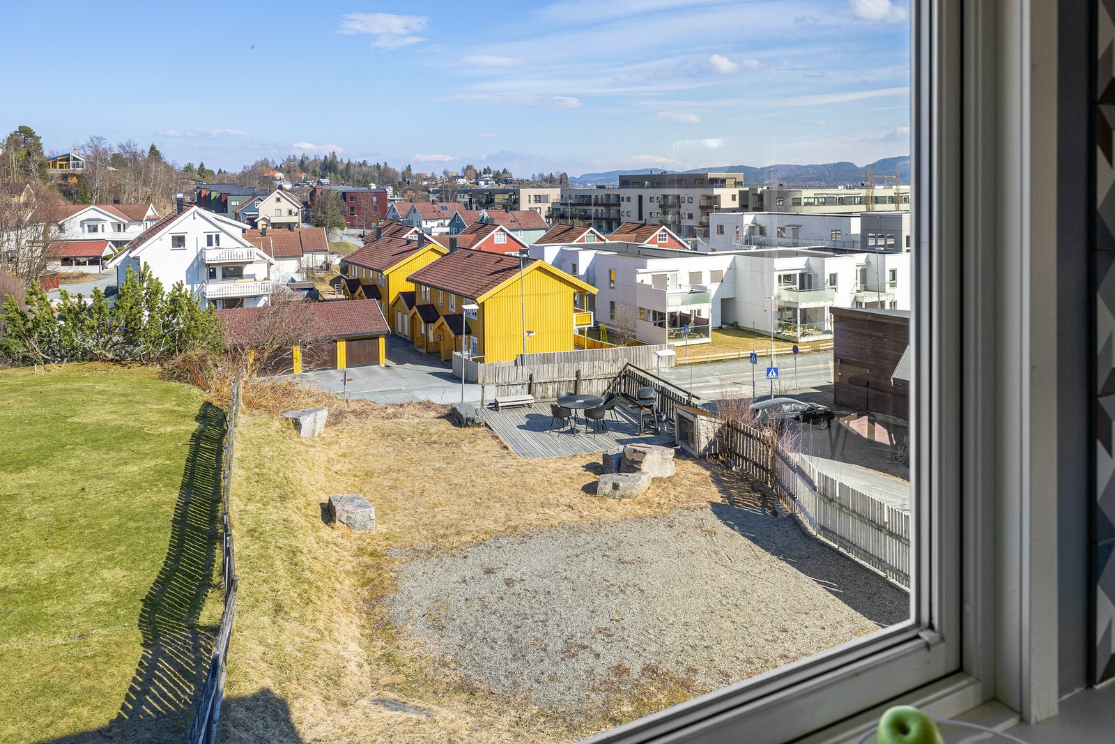 Utsikt fra kjøkkenvinduet. Galleribilde