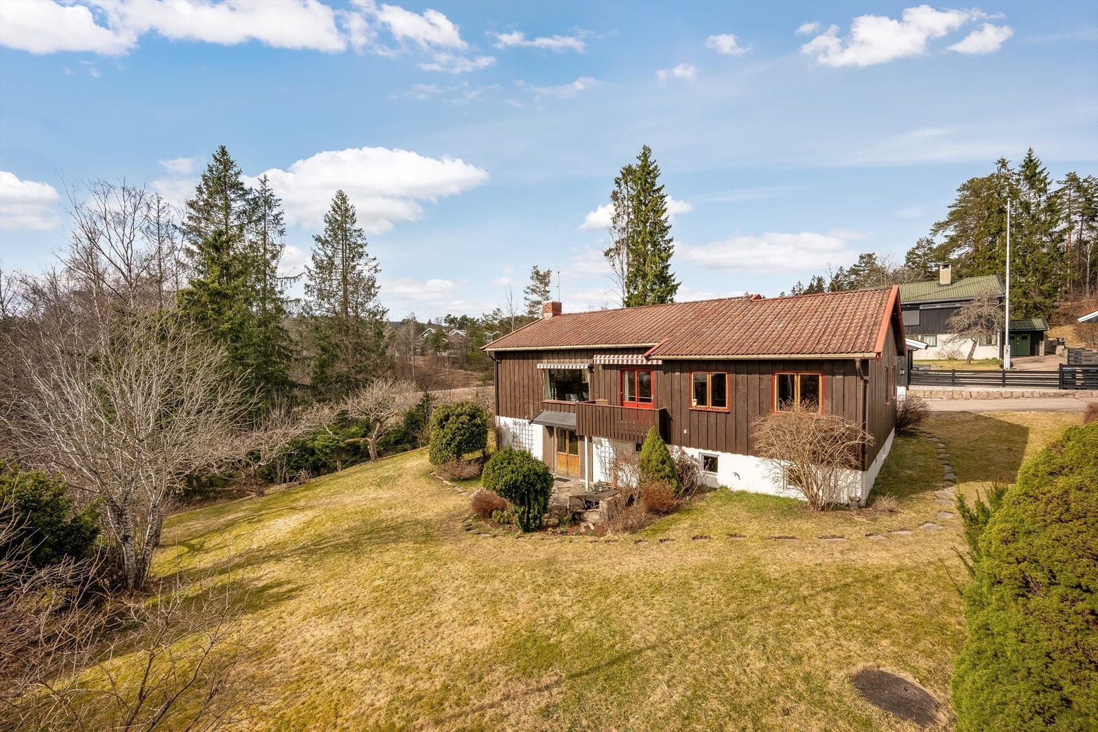 Innholdsrik enebolig rett ved marka Galleribilde