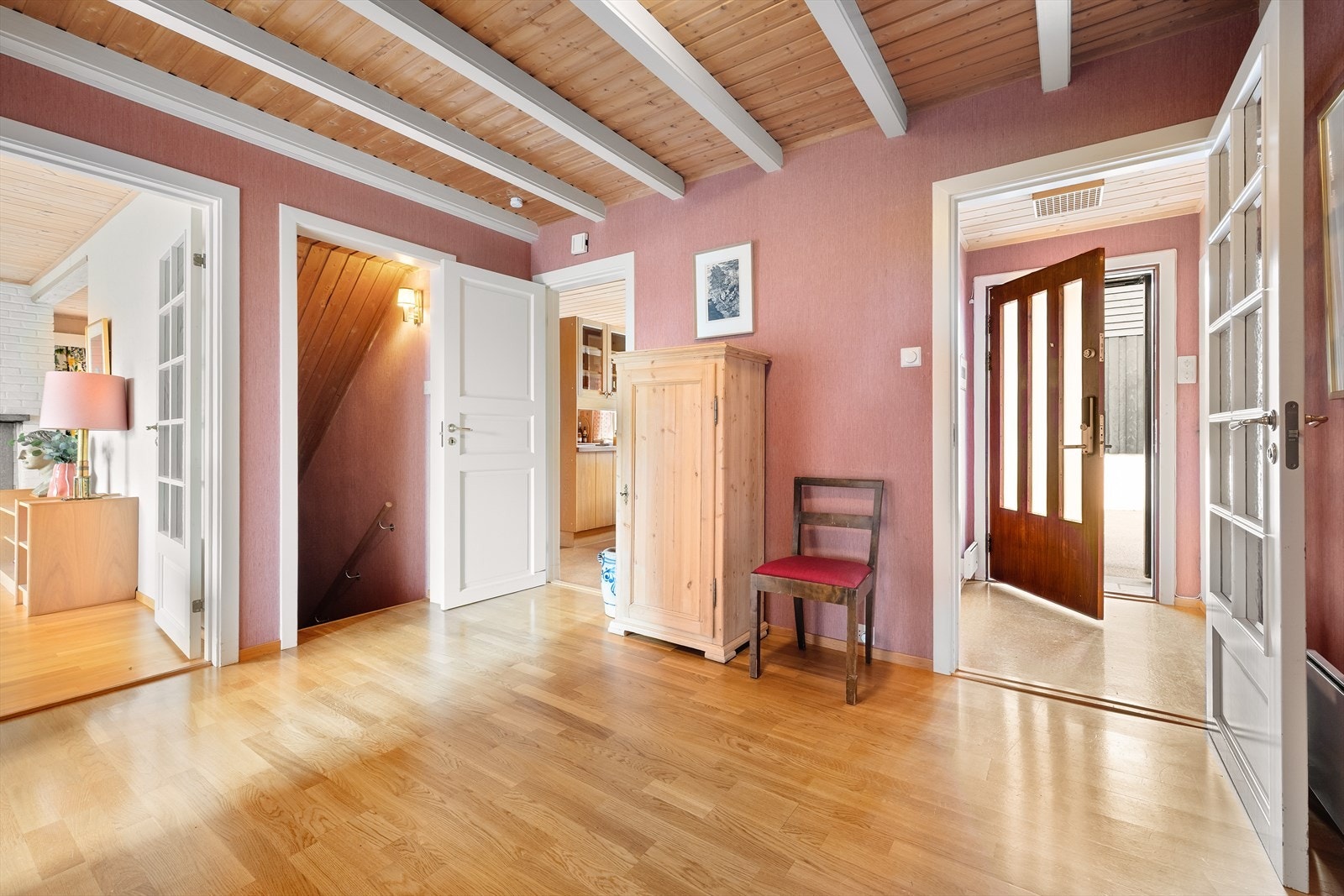 Entrè og hall i første etasje Galleribilde