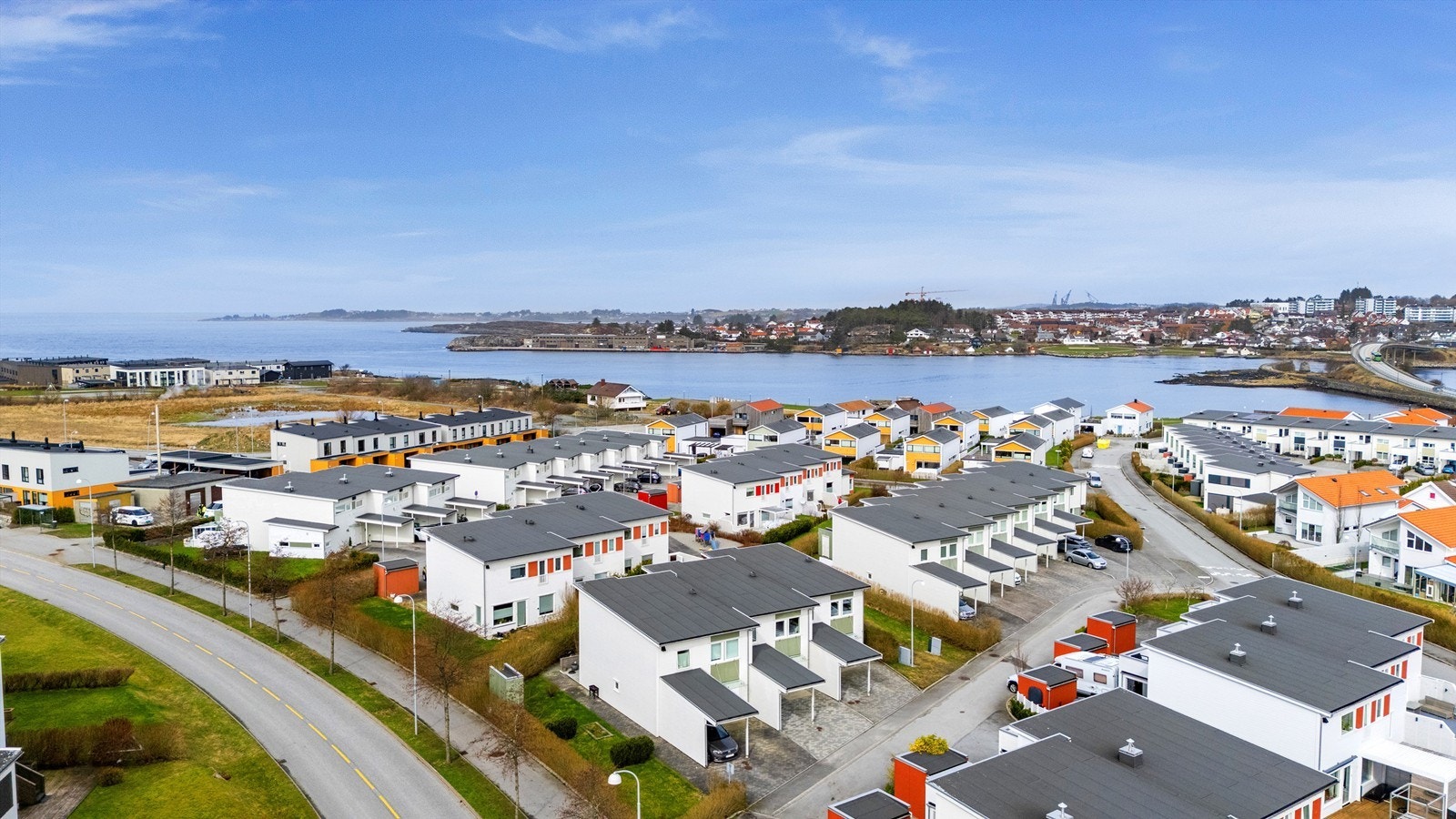 Jåsund er et moderne og sjønært boligområde i Sola kommune, med kort vei til både natur og servicetilbud. Galleribilde