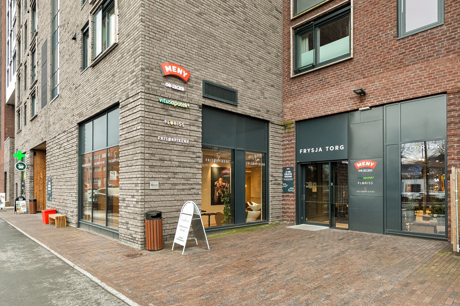 Frysja torg ligger i umiddelbar nærhet, med et variert utvalg av servicetilbud og fasiliteter lett tilgjengelig. Galleribilde