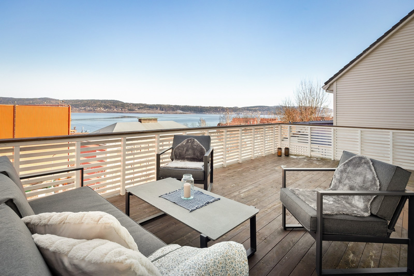 Veranda fra 2023 på 24 kvm - Veranda er ikke byggesøkt eller godkjent. Foto: Stine Prøitz Jørgensen Galleribilde