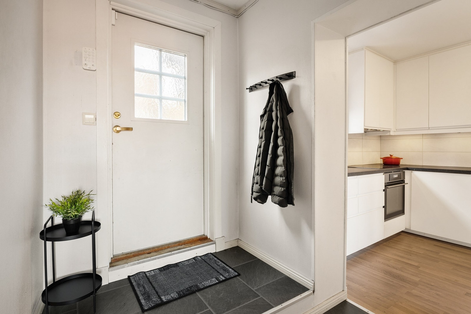Entré med fliser på gulv Galleribilde