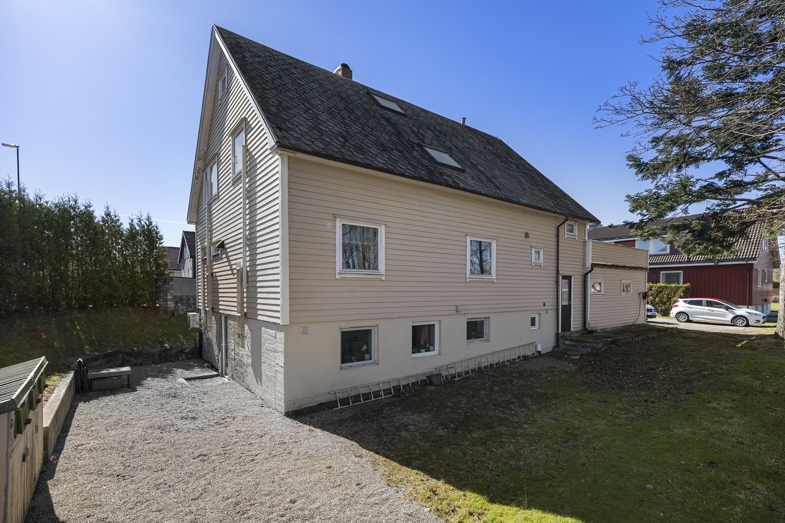 Romslig tomt på 860kvm Galleribilde