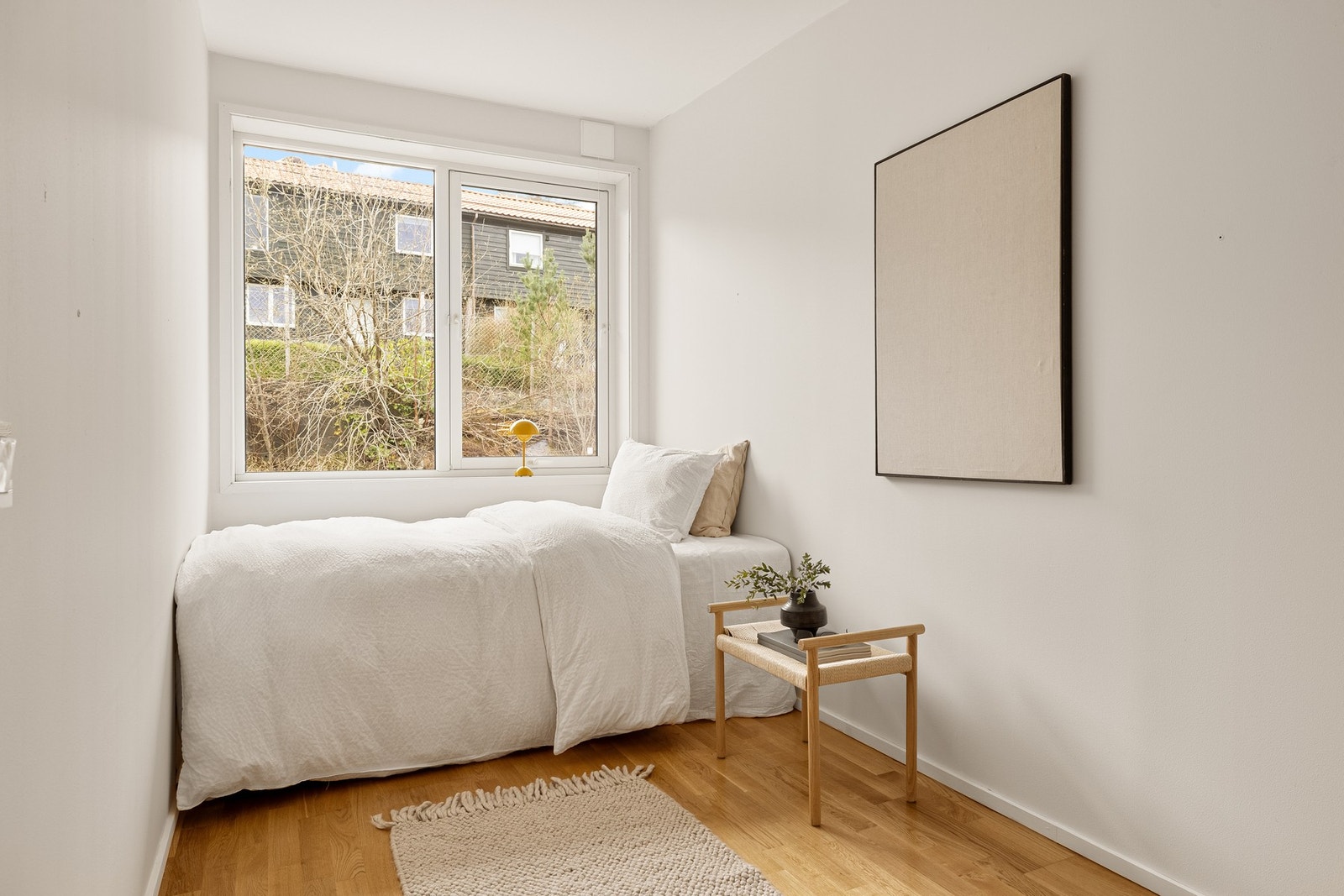 Disse rommene har også god plass til seng, nattbord og garderobe. Galleribilde
