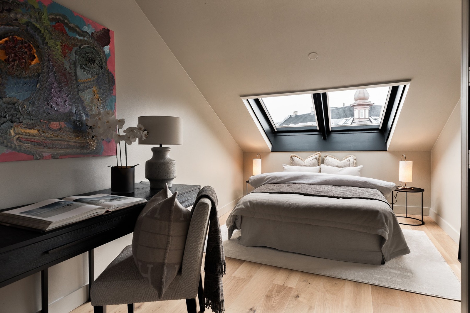 Praktisk soverom 2 som egner seg godt som gjesterom eller hjemmekontor. Galleribilde