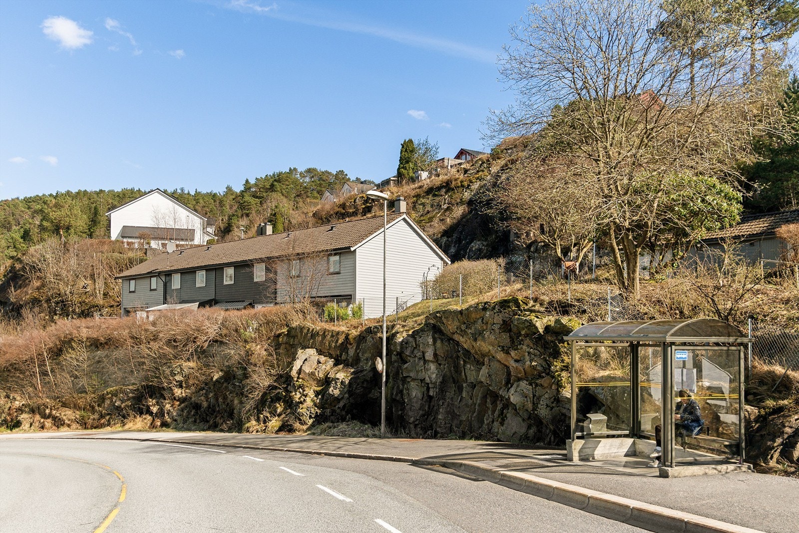 - Kort vei til buss - Galleribilde