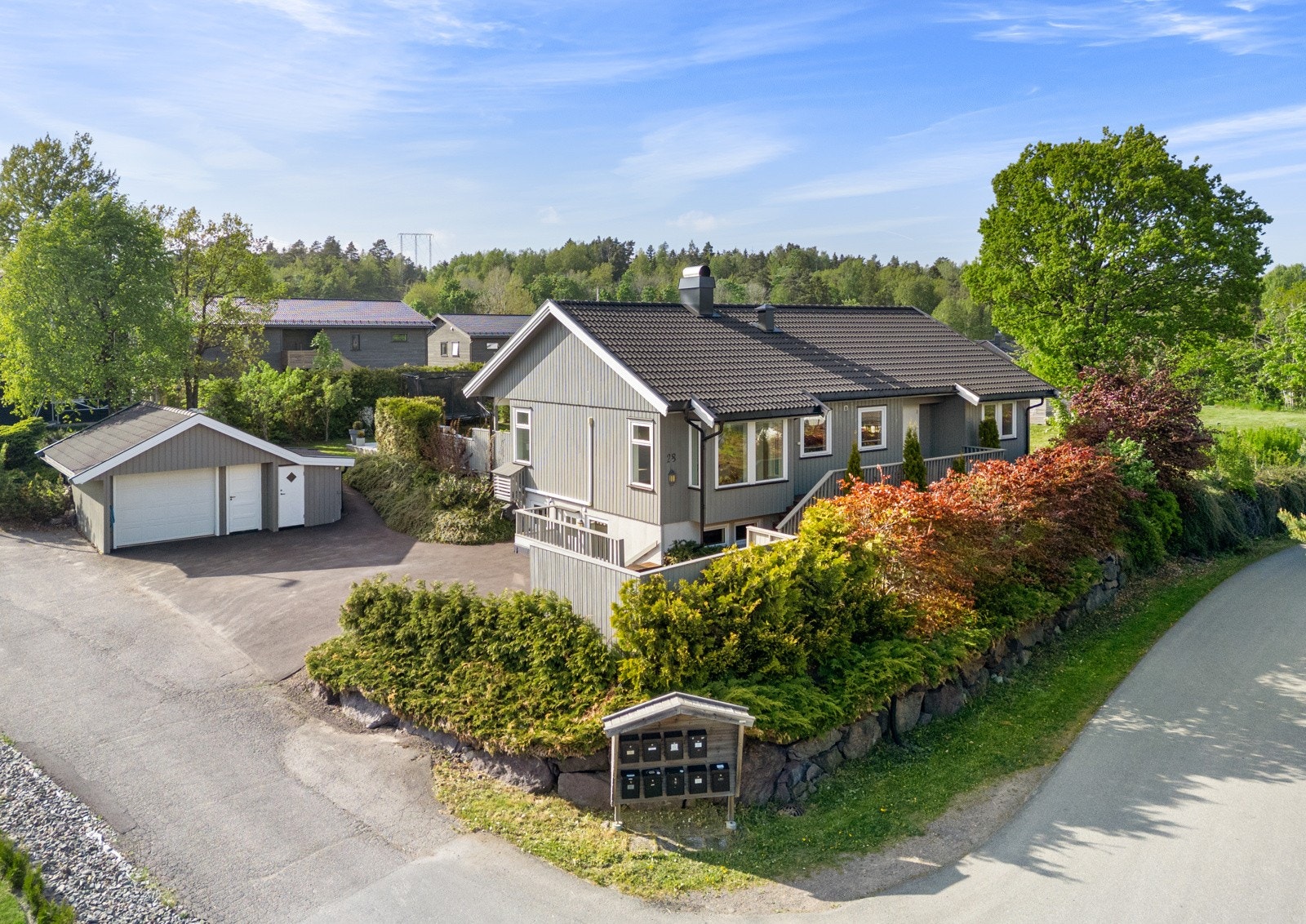 Velkommen til Robergrønningen og denne nydelig boligen i Hegna 28 Galleribilde