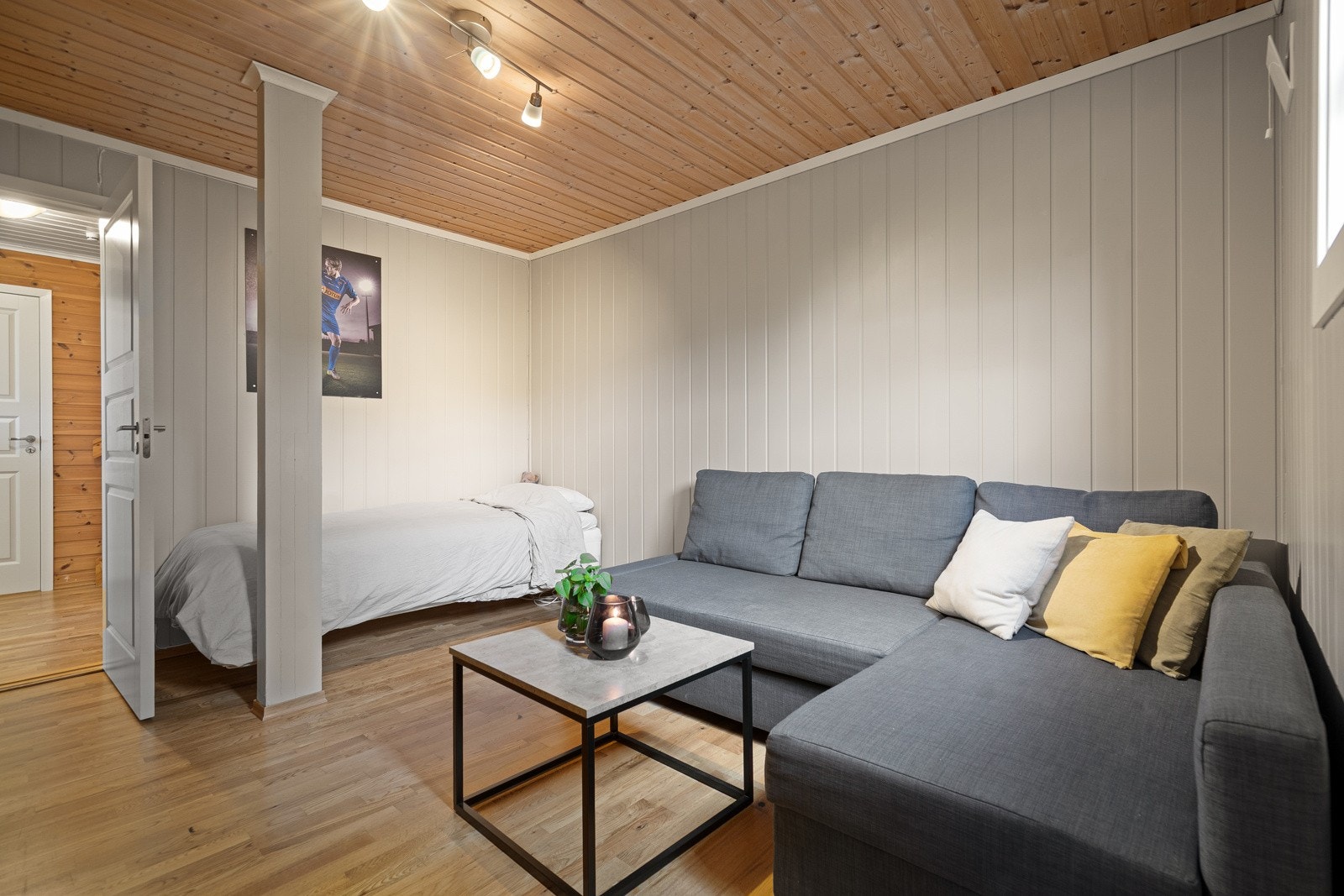 Disp.rom som brukes som stue/gjesterom Galleribilde
