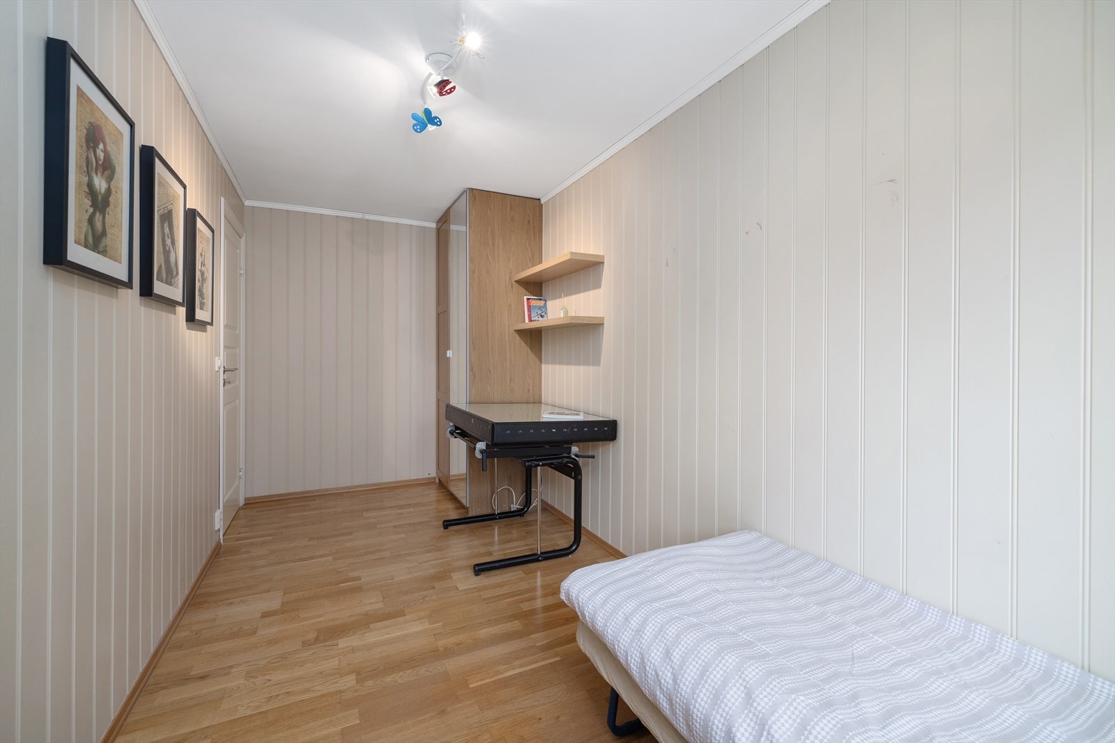 Det andre soverommet egner seg godt som barnerom, gjesterom eller kontor. Galleribilde