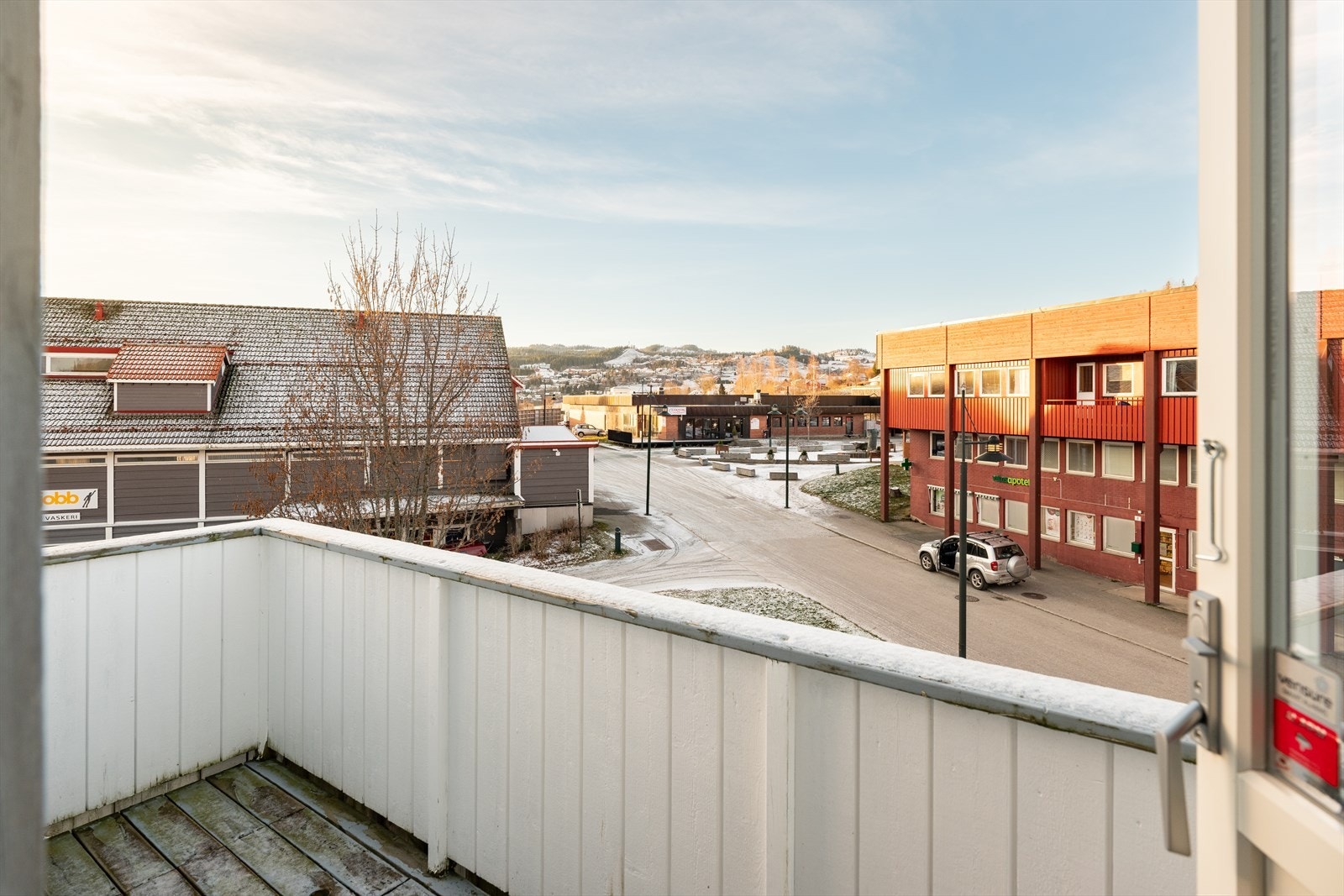 Fra hovedsoverommet har du utgang til egen vestvendt balkong på 5,5m². Galleribilde