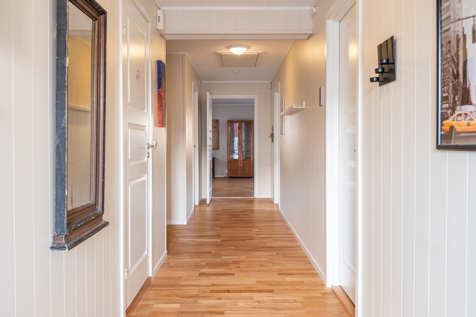 Entréen er på hele 14m² og byr på gode oppbevaringsmuligheter. Galleribilde