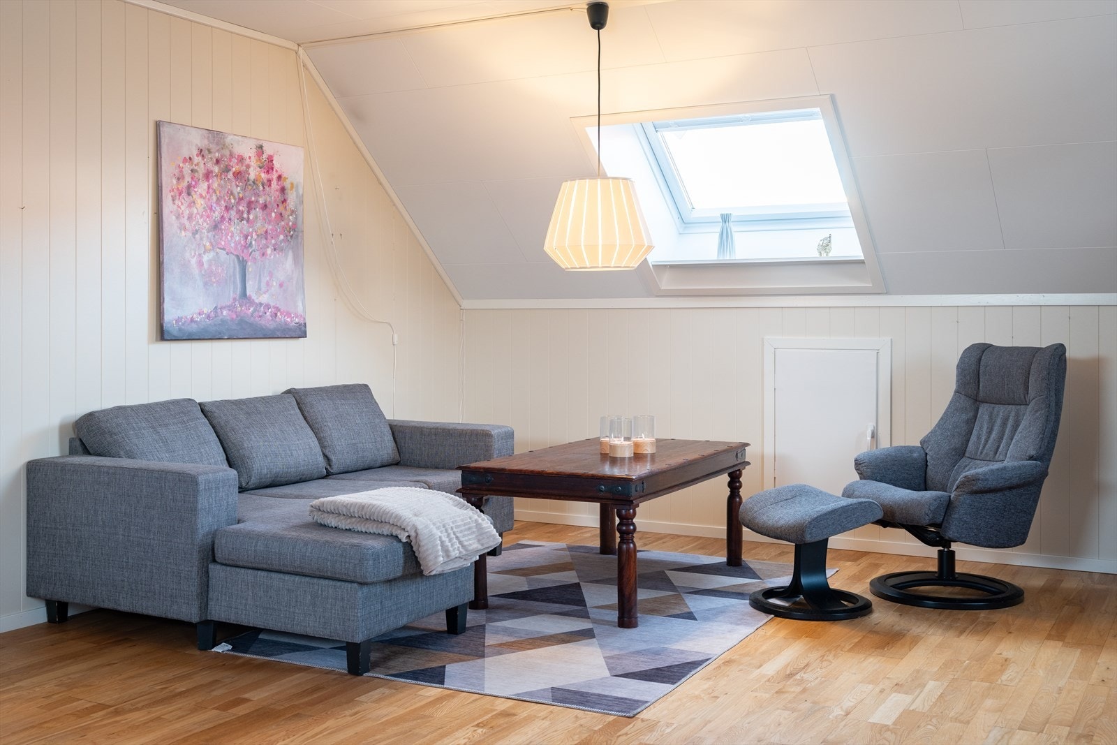Leiligheten er på totalt 98m² og byr på moderne kvaliteter som balansert ventilasjon og EL-anlegg . Galleribilde
