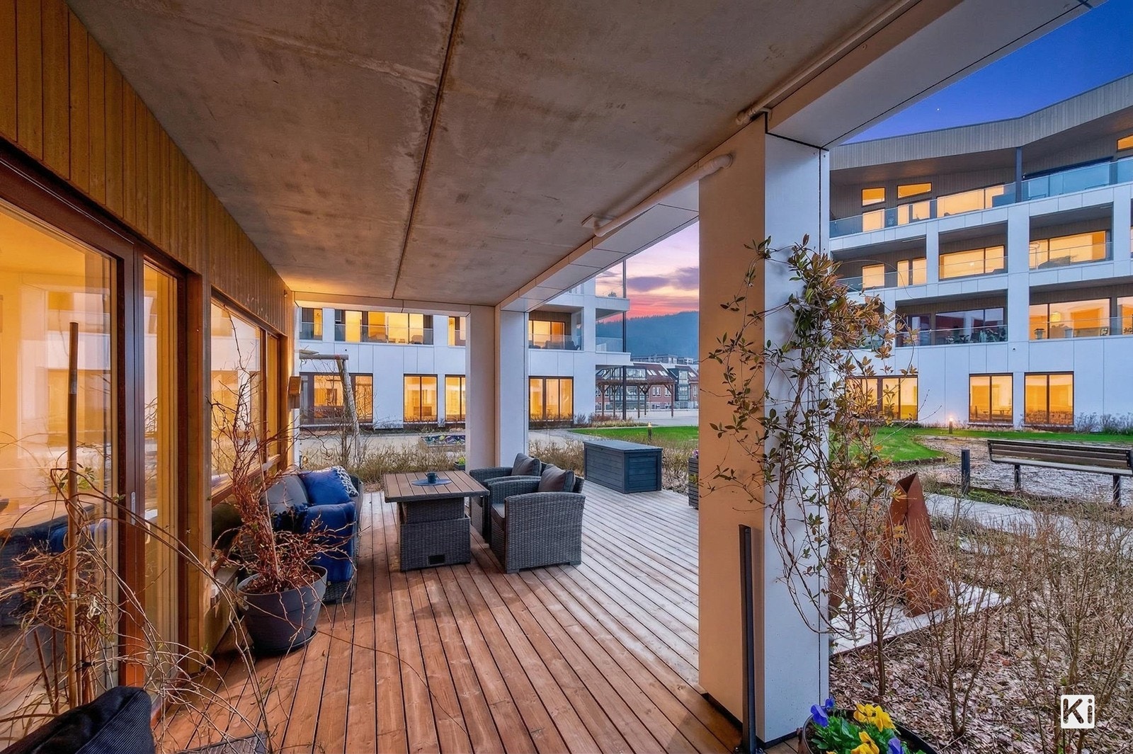 Kveldsstemning - Ki-redigert himmel og belysning Galleribilde