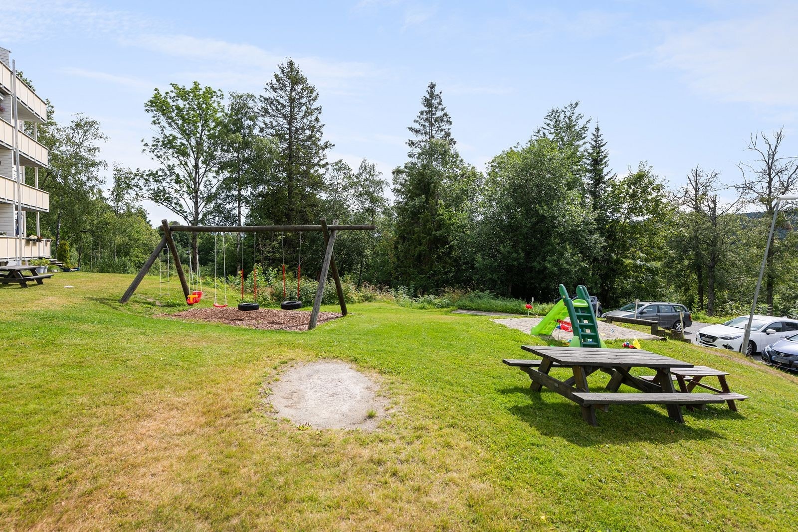 Flott lekeplass i rolige omgivelser. Galleribilde