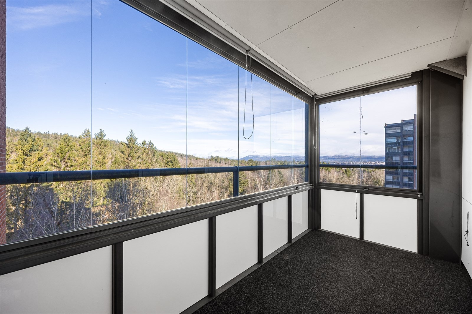 EiendomsMegler1 ved Mona Harstad presenterer Klyveåsen 5! Foto: Inbovi Galleribilde