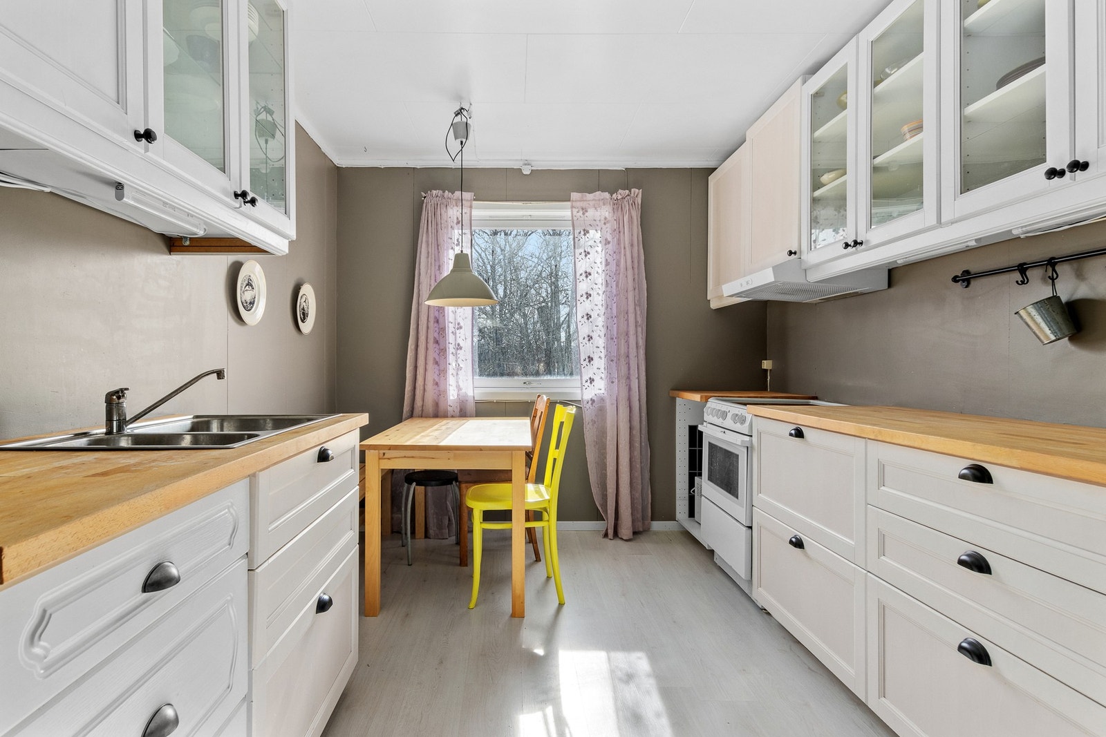 Kjøkken i kårleiligheten. Galleribilde