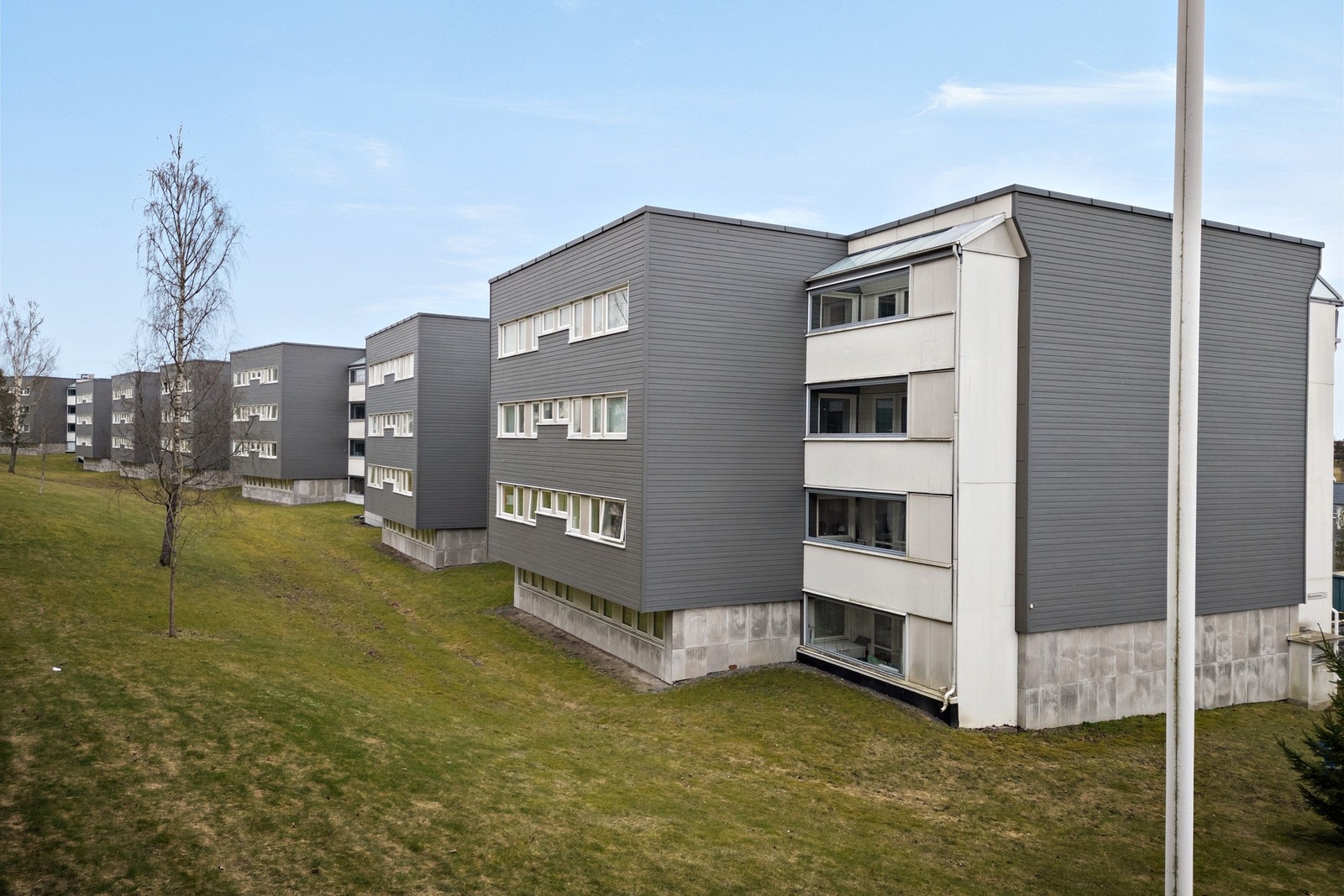 Boligen ligger i byggets 2. etasje. Galleribilde