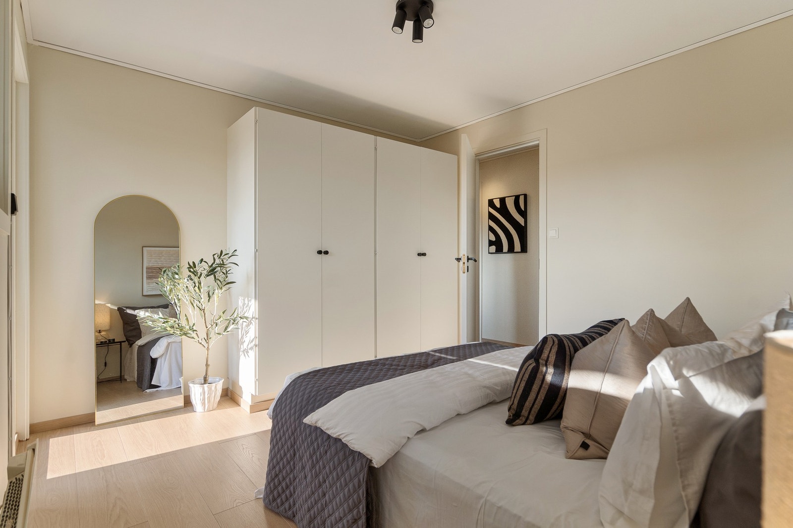 Begge soverommene har god plass til både seng og garderobe. Galleribilde