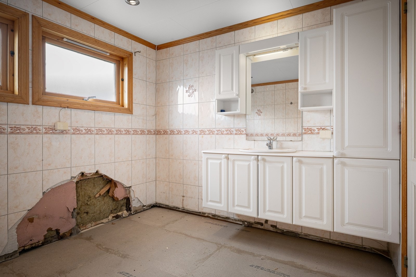 Det er god plass til å etablere et romslig og funksjonelt hovedbad. Galleribilde