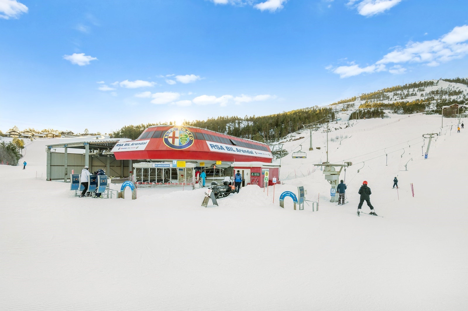 Alpinanlegget i vinterdrakt Galleribilde