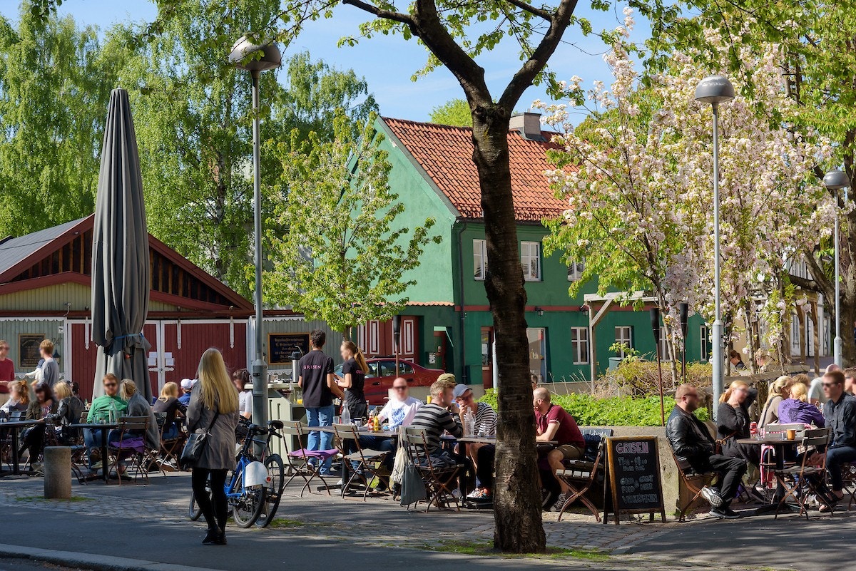Kort vei til vertshuset Grisen, som tilbyr flott uteservering. Galleribilde