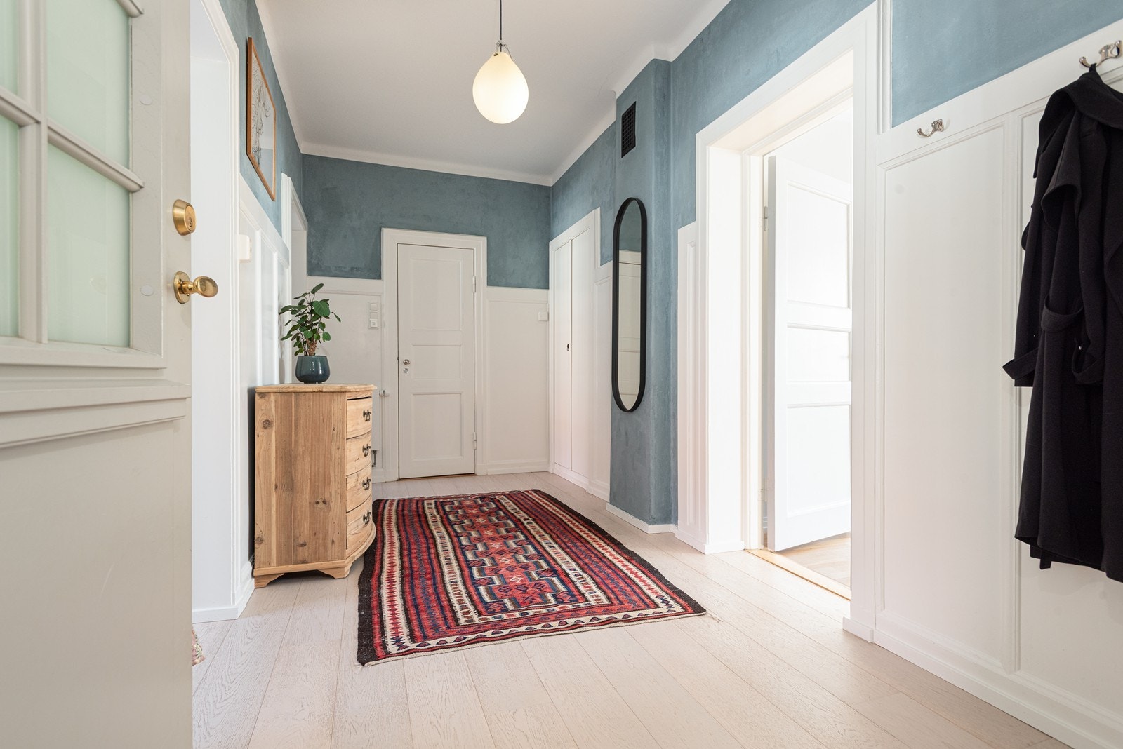 Meget romslig gang/entrè - velkommen inn! Galleribilde
