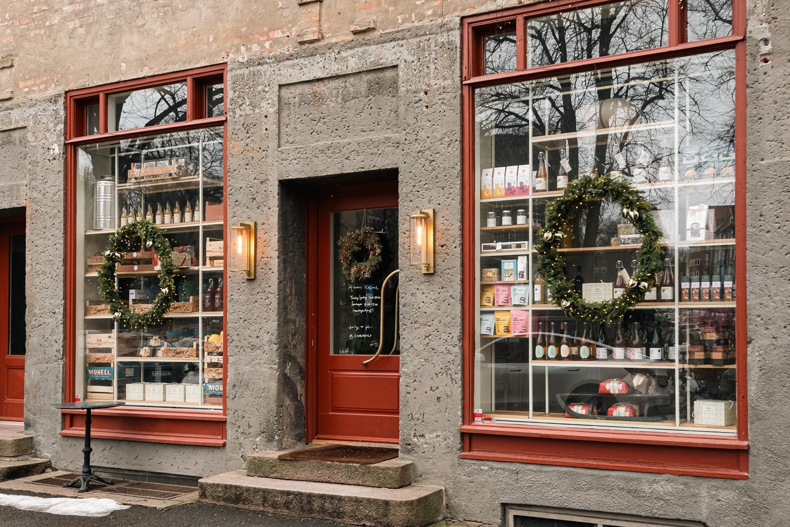 Delikatesse-butikk ved Lille Jacob som ligger i et av sameiets bygg. Galleribilde