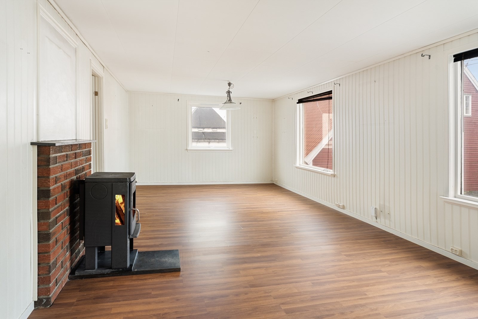 Stuen har flere møbleringsmuligheter. Galleribilde