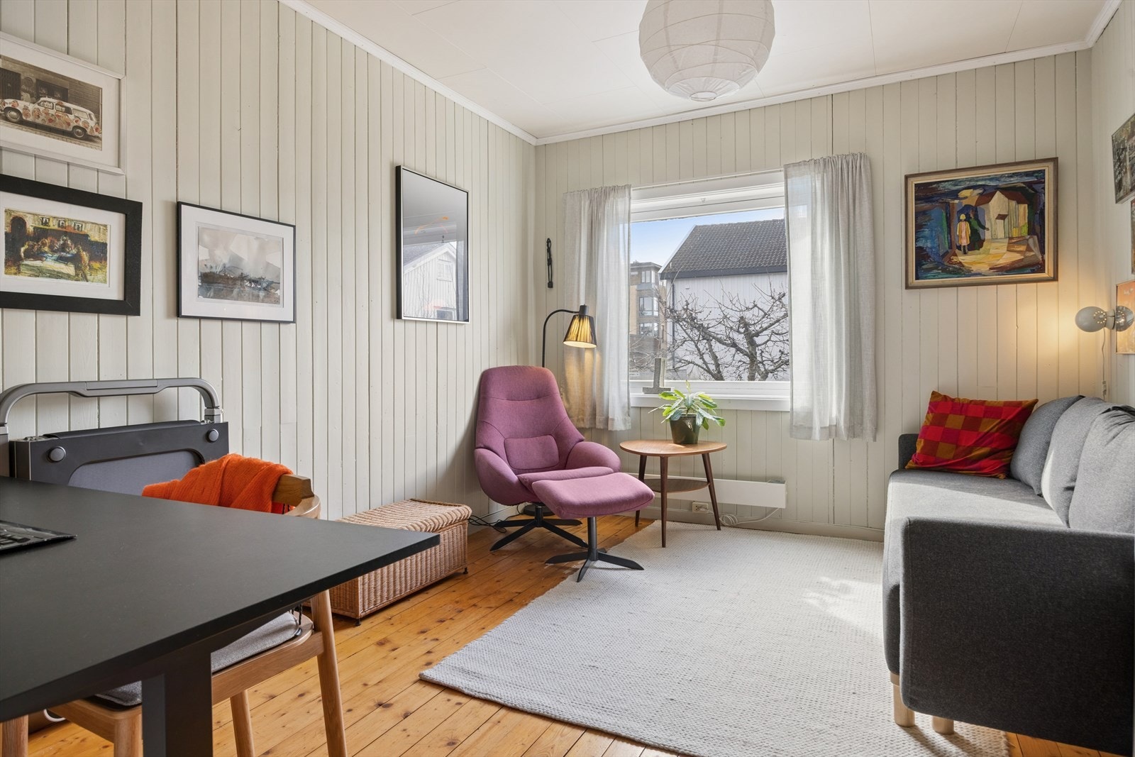 Boligens tre soverom gir fleksibilitet til å innrede etter behov, for eksempel som kontor eller TV-stue. Galleribilde