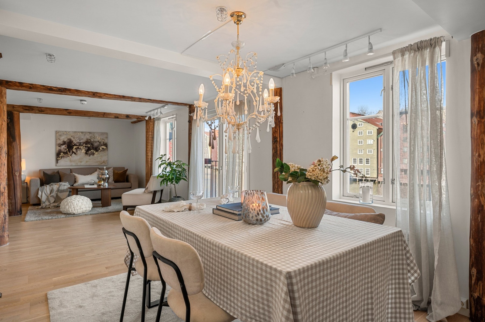 Leiligheten ble etablert i 2014 og holder en moderne og gjennomgående god standard. Galleribilde
