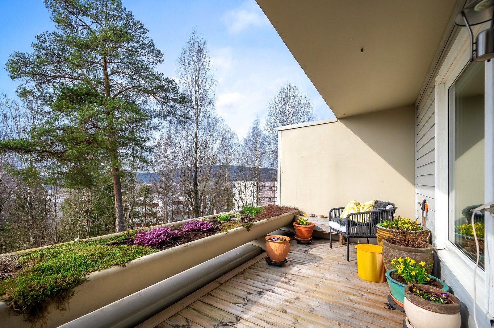 Terrassen gir gode muligheter for utemøbler og en hyggelig sittegruppe. Galleribilde