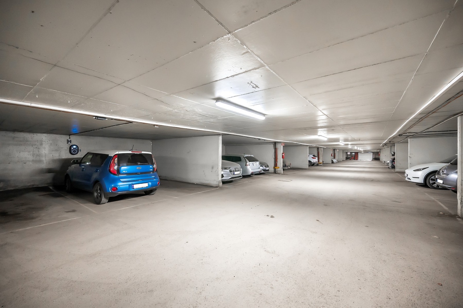 Boligen disponerer en parkeringsplass (nr 59) med elbillader i felles garasjeanlegg. Galleribilde