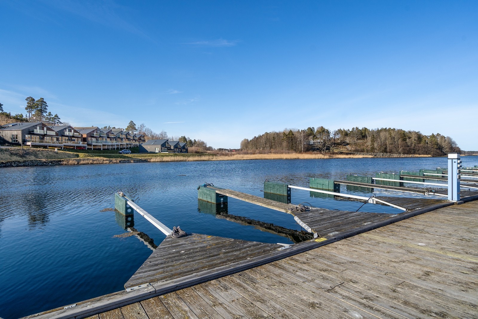 Det tilhører 2 stk båtplasser på hhv 2 og 2,5 meter Galleribilde