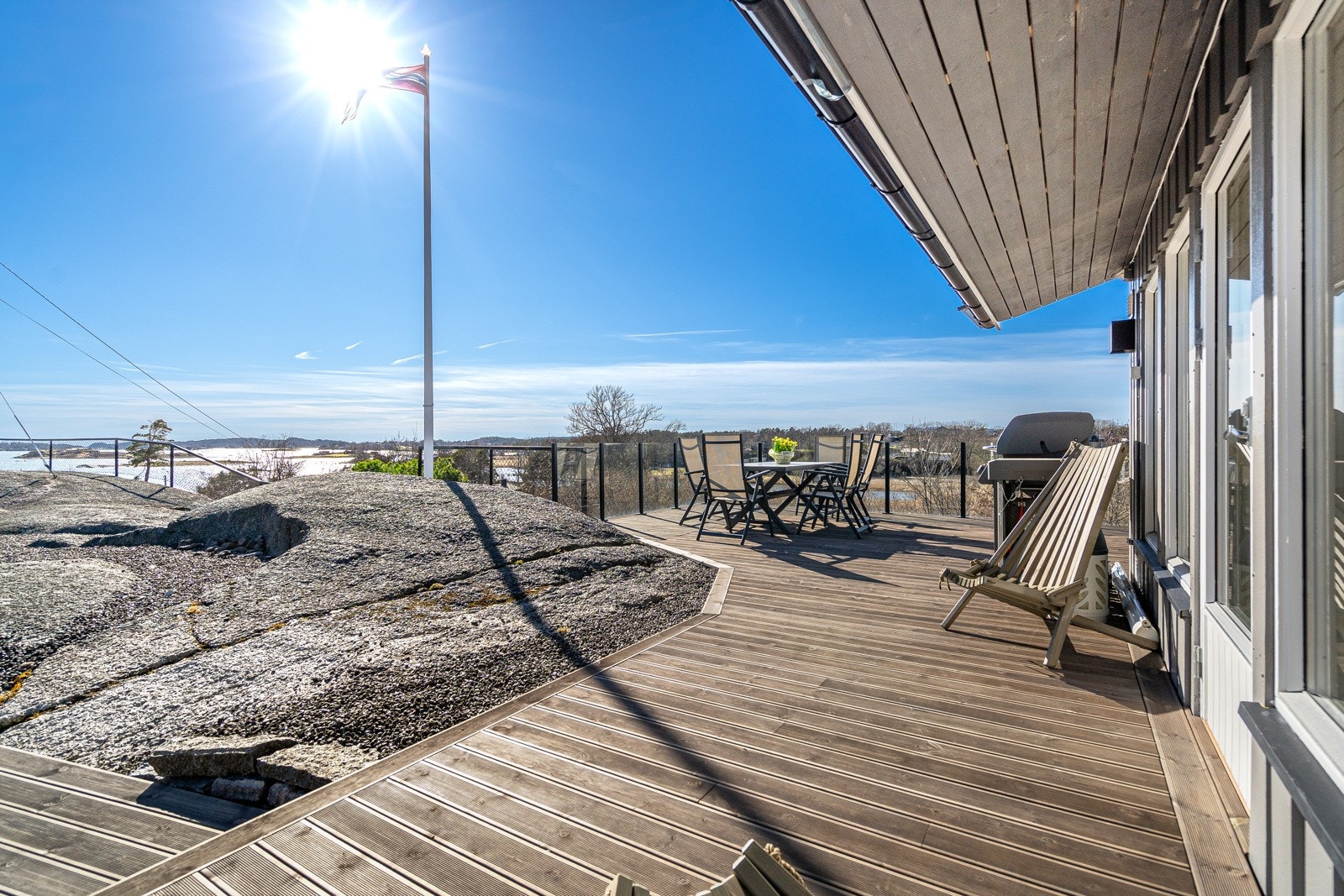 Nydelig uteplass ut fra stua Galleribilde