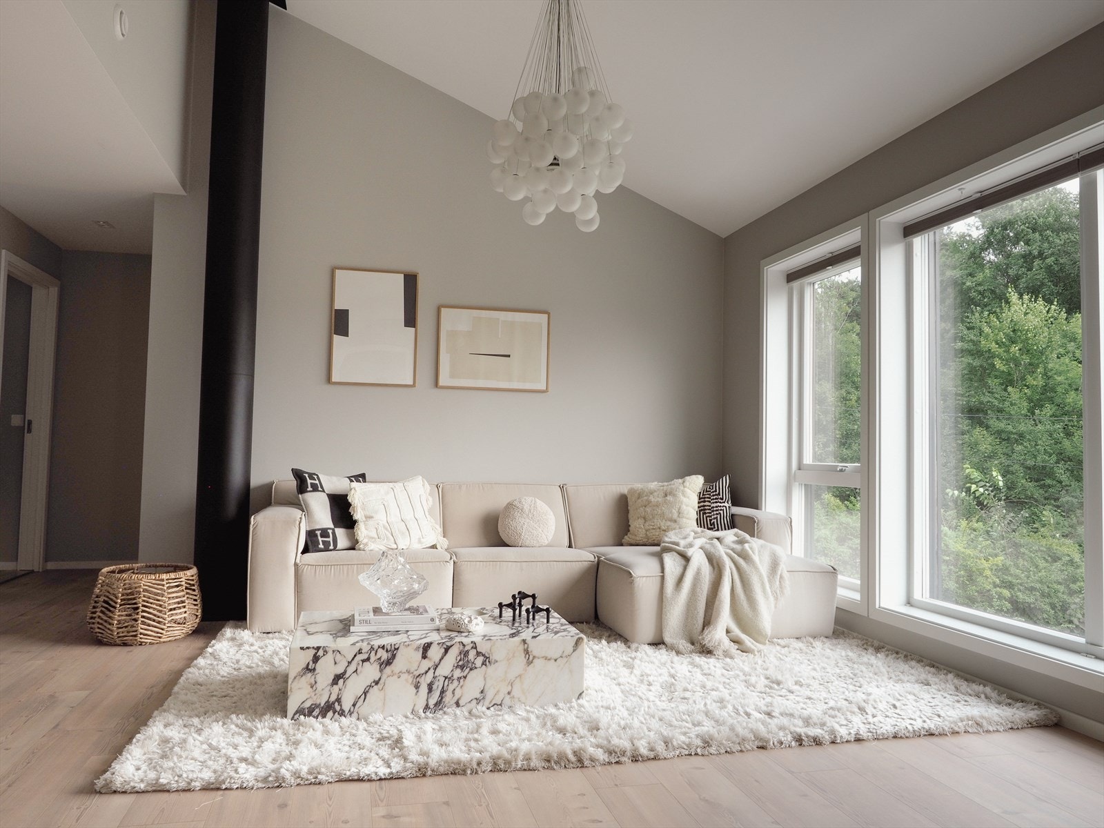 Loftstuen gir deg et ekstra oppholdsareal når barna/ ungdommen har besøk, eller som eget sted du kan trekke deg tilbake i roligere omgivelser. Galleribilde