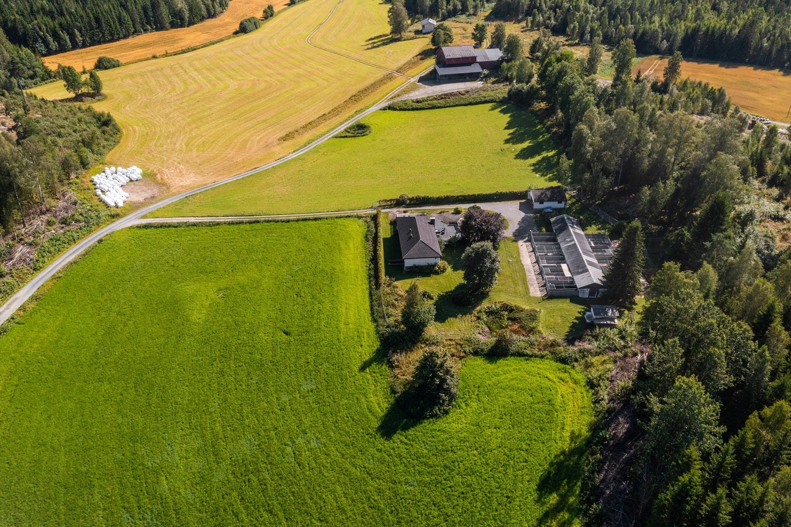 Boligen er presentert av Bente Gåseide i EiendomsMegler 1. Galleribilde
