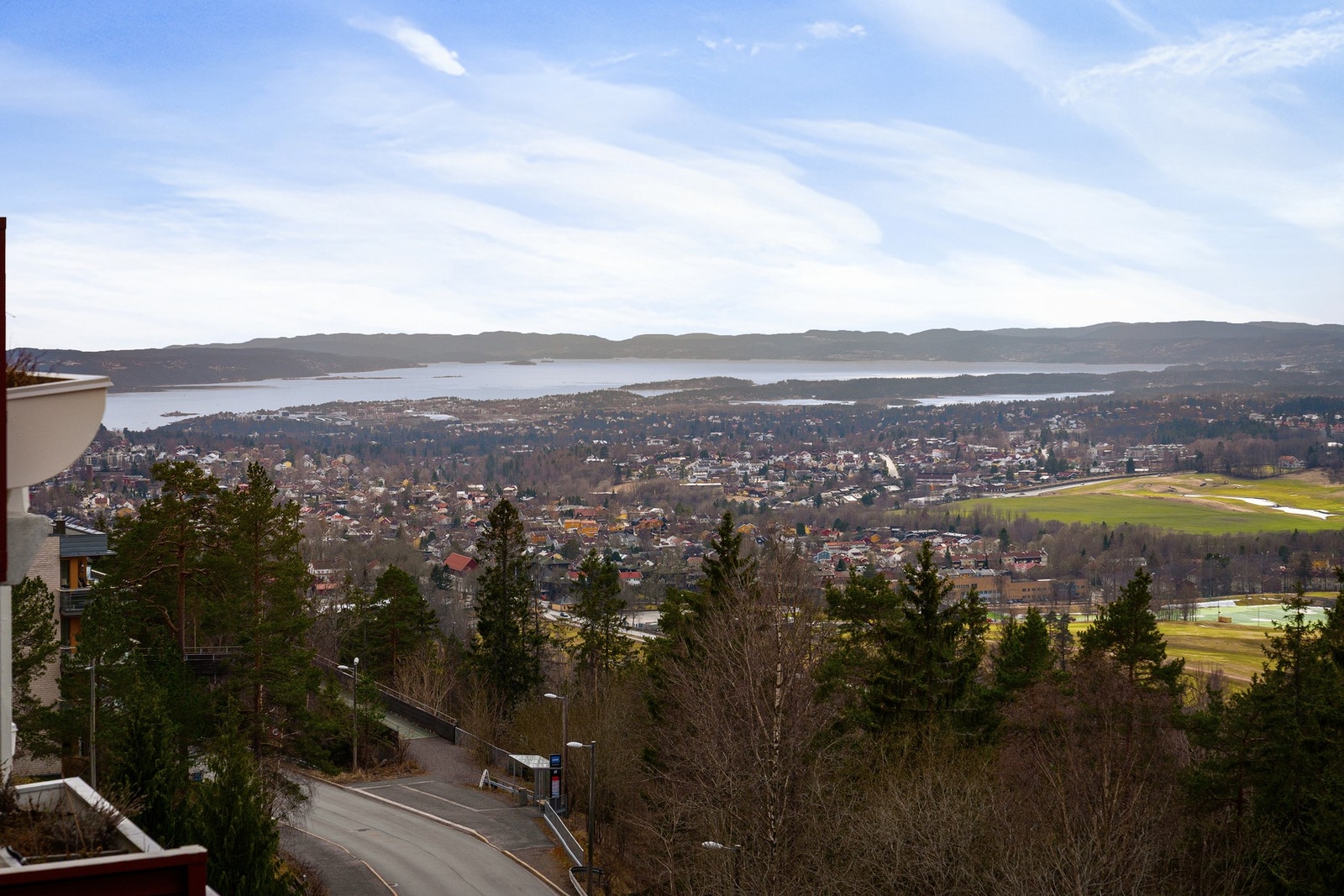 Nydelig utsikt over Oslofjorden og Bogstad golfbane. Galleribilde