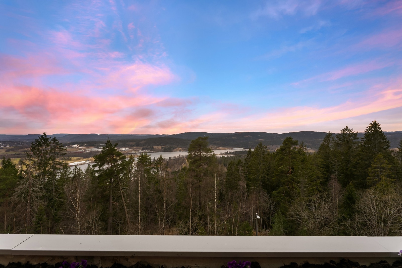 Nydelig utsikt og svært gode solforhold! Galleribilde