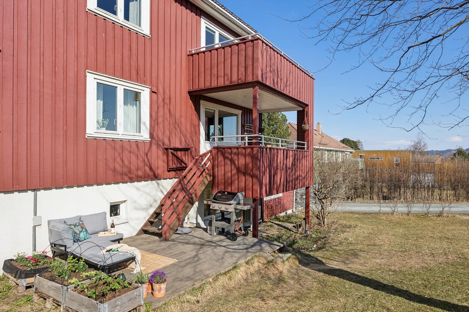 Leiligheten har i tillegg til verandaen, en herlig solrik terrasse. Galleribilde