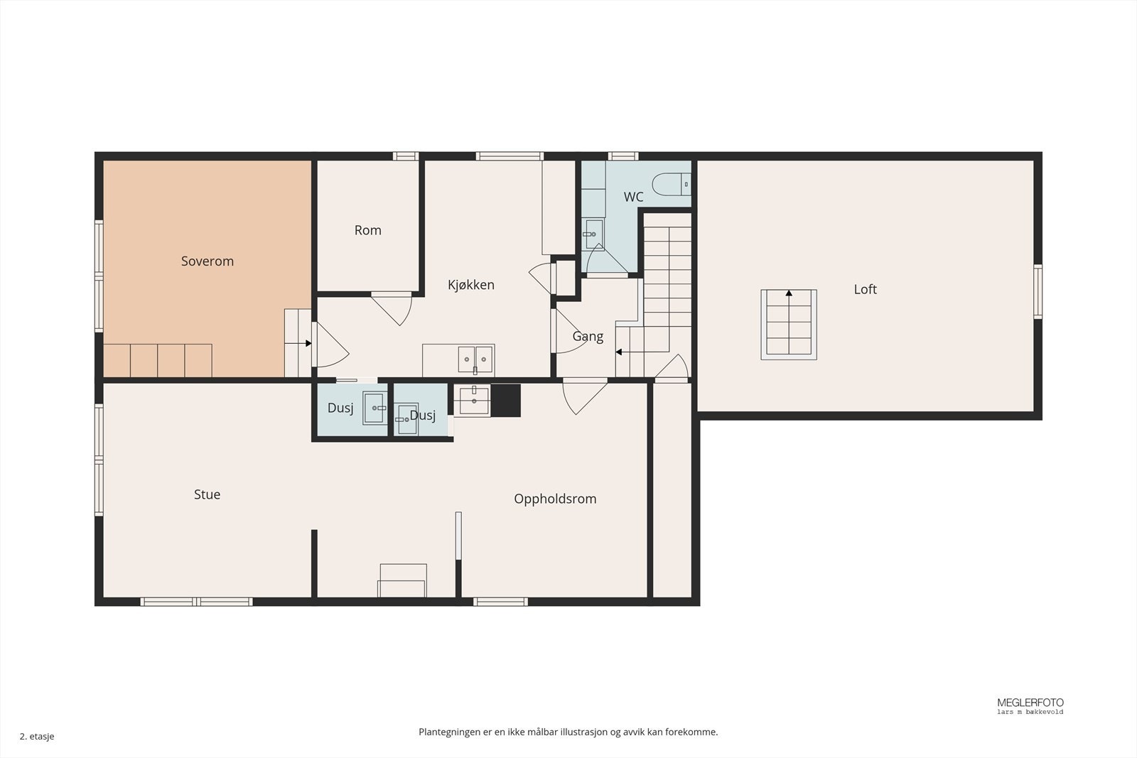 Andre etasje på 75 m² er innredet med stue, kjøkken, tre soverom, to dusjrom og et separat toalett. Galleribilde